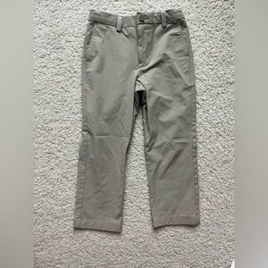 Vineyard Vines khaki performance pant. Size 5. NWOT.